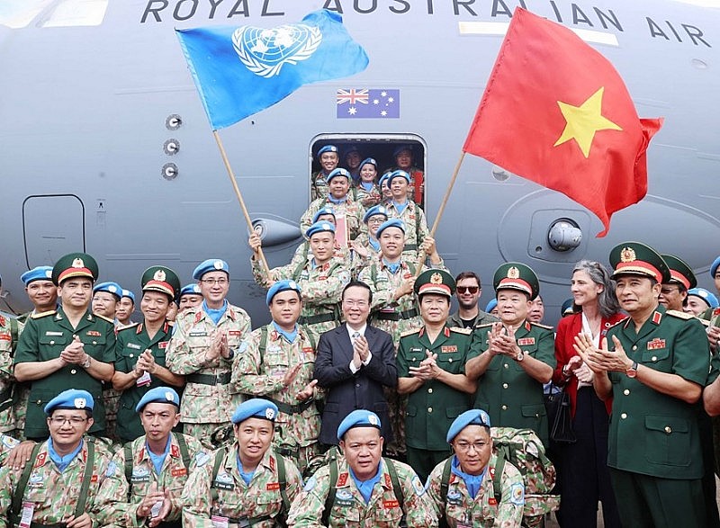 Chủ tịch nước Võ Văn Thưởng với các lực lượng lên đường thực hiện nhiệm vụ gìn giữ hòa bình Liên hợp quốc tại Nam Sudan. Chủ tịch nước Võ Văn Thưởng với các lực lượng lên đường thực hiện nhiệm vụ gìn giữ hòa bình Liên hợp quốc tại Nam Sudan.