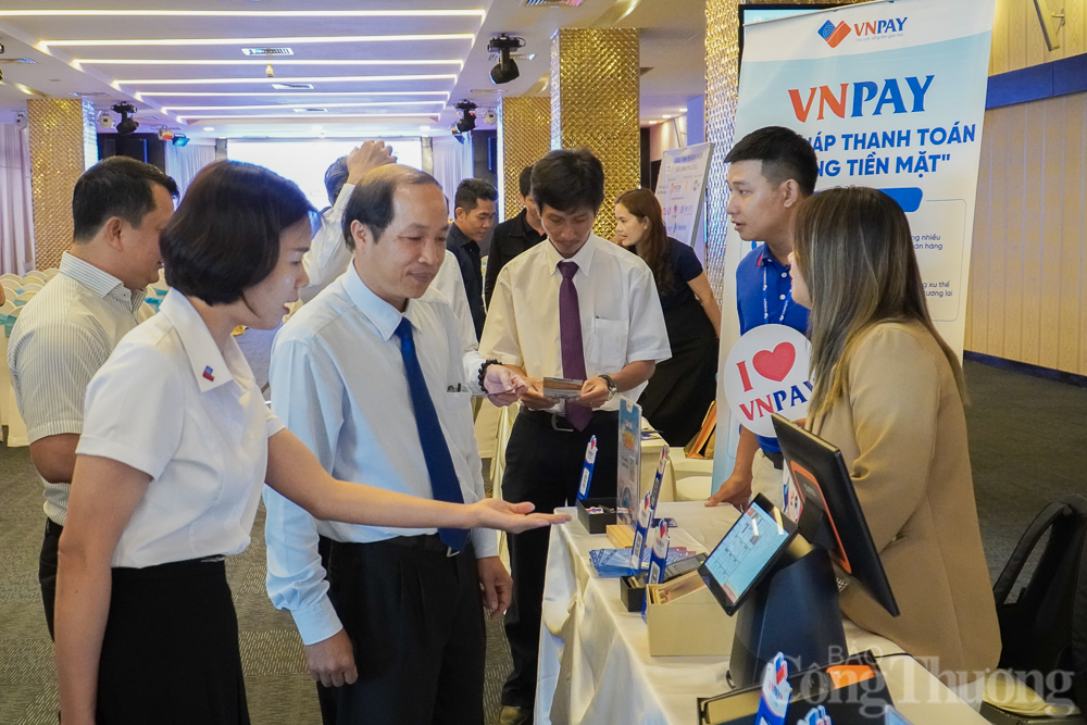 Khánh Hòa tìm giải pháp chuyển đổi số cho các đơn vị sản xuất, thương mại