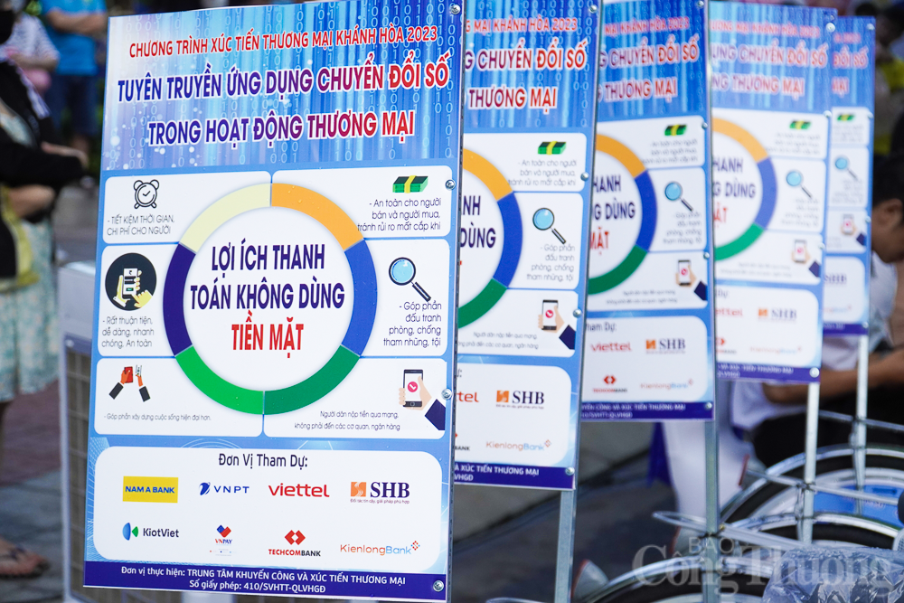 Khánh Hòa đẩy mạnh tuyên truyền ứng dụng chuyển đổi số trong hoạt động thương mại