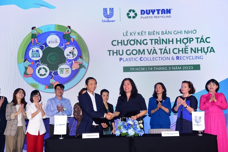 Unilever Việt Nam hướng đến mục tiêu thu gom và tái chế 30.000 tấn rác thải nhựa vào năm 2027 Unilever Việt Nam hướng đến mục tiêu thu gom và tái chế 30.000 tấn rác thải nhựa vào năm 2027