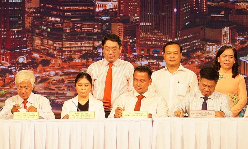 Mắm, khô, rau sạch đạt chuẩn OCOP TP. Hồ Chí Minh “rủ nhau” lên kệ siêu thị