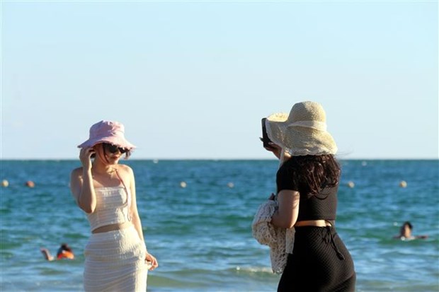 Du lich Quang Ninh tich cuc chuyen doi