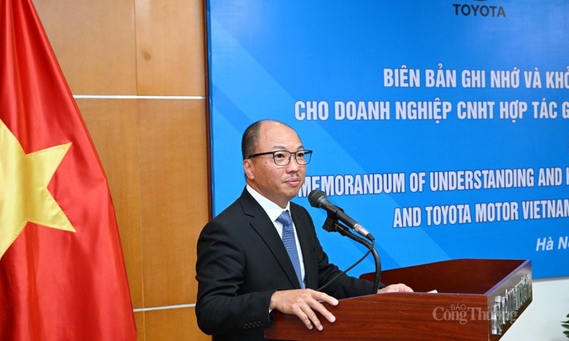 Ký Biên bản ghi nhớ với Toyota Việt Nam về hợp tác, khởi động hoạt động hỗ trợ tư vấn doanh nghiệp Ký Biên bản ghi nhớ với Toyota Việt Nam về hợp tác, khởi động hoạt động hỗ trợ tư vấn doanh nghiệp