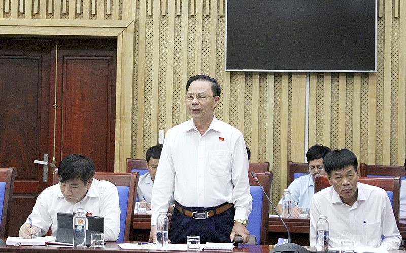 Đại biểu Nguyễn Công Văn (đơn vị Nghi Lộc) phát biểu tại phiên thảo luận tổ Kỳ họp thứ 14 khóa XVIII tỉnh Nghệ An. Đại biểu Nguyễn Công Văn (đơn vị Nghi Lộc) phát biểu tại phiên thảo luận tổ Kỳ họp thứ 14 khóa XVIII tỉnh Nghệ An.