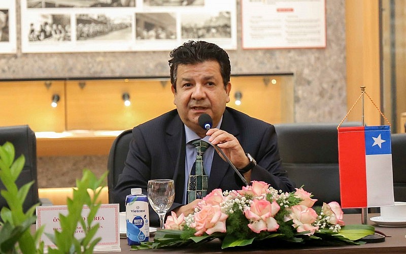 Bộ trưởng Nguyễn Hồng Diên tiếp Đại sứ Đặc mệnh toàn quyền Cộng hòa Chile tại Việt Nam Bộ trưởng Nguyễn Hồng Diên tiếp Đại sứ Đặc mệnh toàn quyền Cộng hòa Chile tại Việt Nam