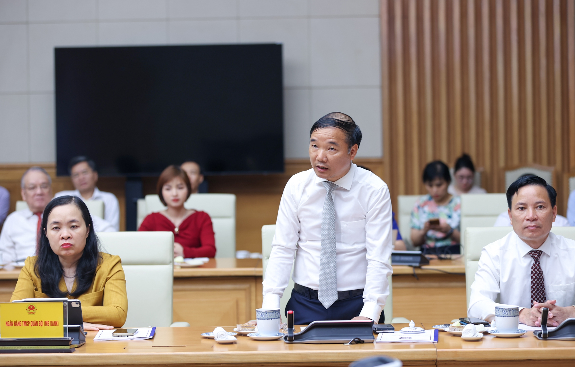 Tiếp tục hạ lãi suất cho vay để hỗ trợ doanh nghiệp thiết thực, kịp thời hơn nữa - Ảnh 5. Tiếp tục hạ lãi suất cho vay để hỗ trợ doanh nghiệp thiết thực, kịp thời hơn nữa - Ảnh 5.