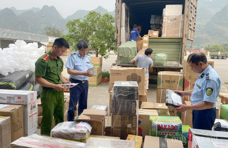 Lạng Sơn: Xử lý 2.856 vụ buôn lậu, gian lận thương mại, hàng giả Lạng Sơn: Xử lý 2.856 vụ buôn lậu, gian lận thương mại, hàng giả