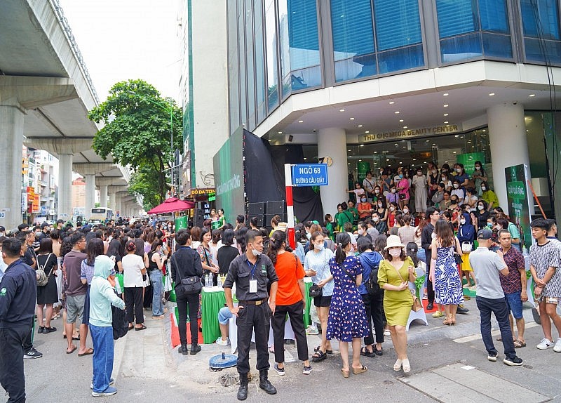 Nóng 1000 độ C tại siêu sinh nhật Thu Cúc 27 năm