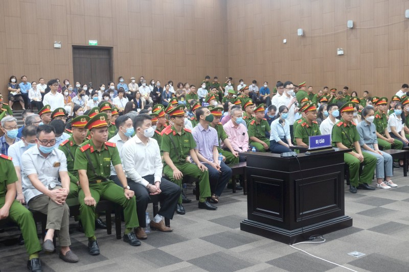 Các bị cáo tại phiên tòa xét xử