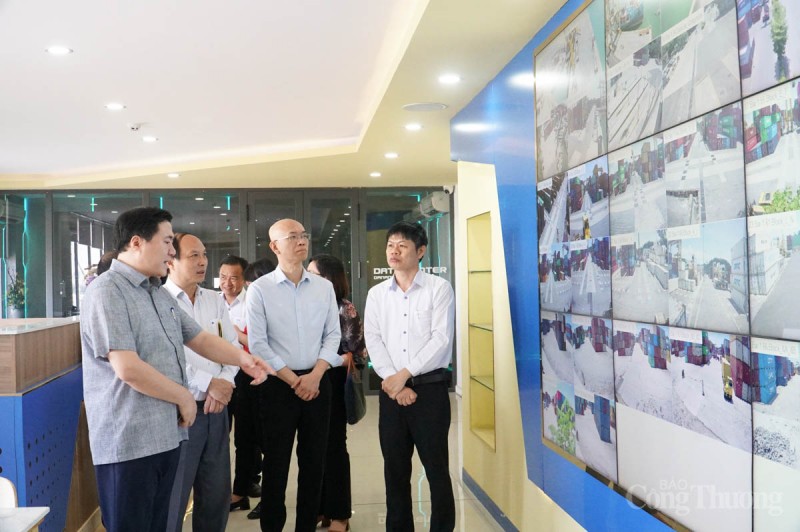 Thứ trưởng Nguyễn Sinh Nhật Tân thăm và làm việc với Cảng Đà Nẵng