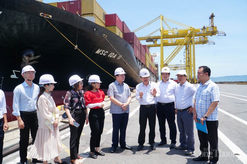Thứ trưởng Nguyễn Sinh Nhật Tân thăm và làm việc với Cảng Đà Nẵng
