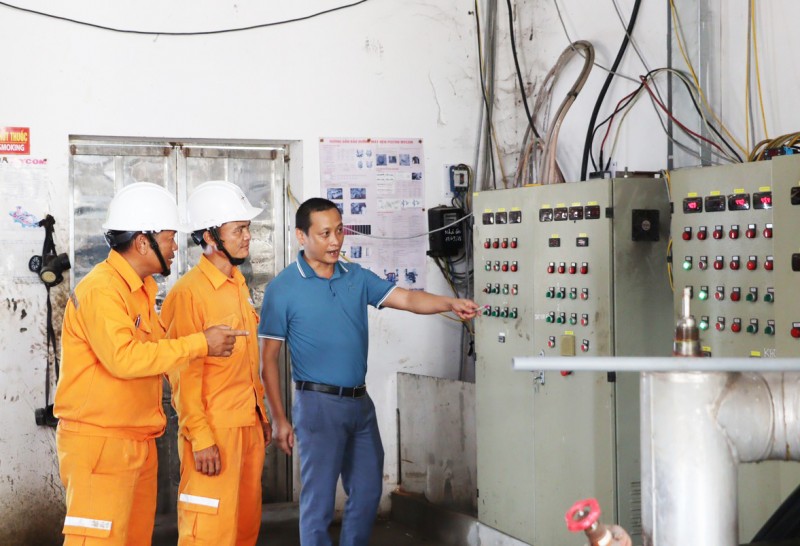 Bản tin tiết kiệm điện ngày 16/7/2023: Doanh nghiệp, người dân cùng tiết kiệm điện