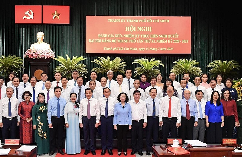 TP. Hồ Chí Minh cần tiếp tục tập trung tìm kiếm giải pháp giải quyết các điểm nghẽn