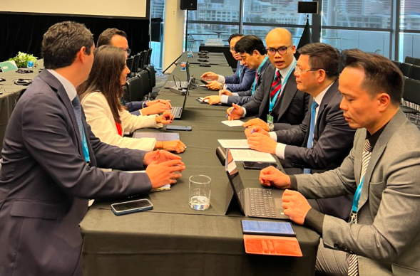 16/7, Bộ trưởng Nguyễn Hồng Diên đã có buổi tiếp Bà Claudia Sanhueza, Thứ trưởng phụ trách quan hệ kinh tế quốc tế, Bộ Ngoại giao Chile 16/7, Bộ trưởng Nguyễn Hồng Diên đã có buổi tiếp Bà Claudia Sanhueza, Thứ trưởng phụ trách quan hệ kinh tế quốc tế, Bộ Ngoại giao Chile