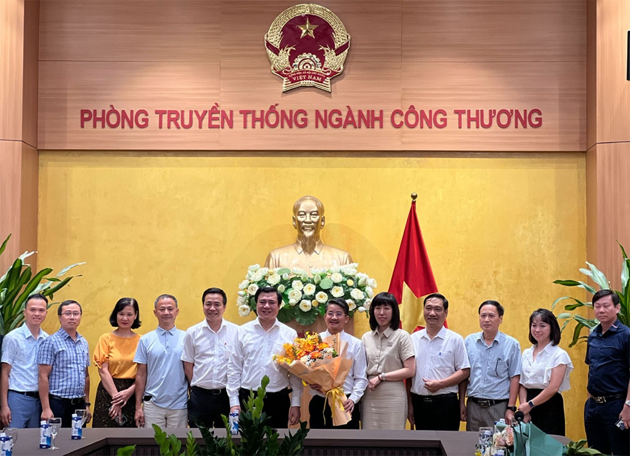 Bộ Công Thương công bố một số Quyết định về nhân sự