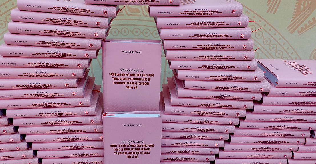 Giới thiệu cuốn sách của Tổng Bí thư về đường lối quân sự, chiến lược quốc phòng - Ảnh 2. Giới thiệu cuốn sách của Tổng Bí thư về đường lối quân sự, chiến lược quốc phòng - Ảnh 2.