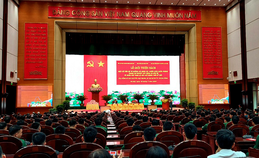 Giới thiệu cuốn sách của Tổng Bí thư về đường lối quân sự, chiến lược quốc phòng - Ảnh 1. Giới thiệu cuốn sách của Tổng Bí thư về đường lối quân sự, chiến lược quốc phòng - Ảnh 1.