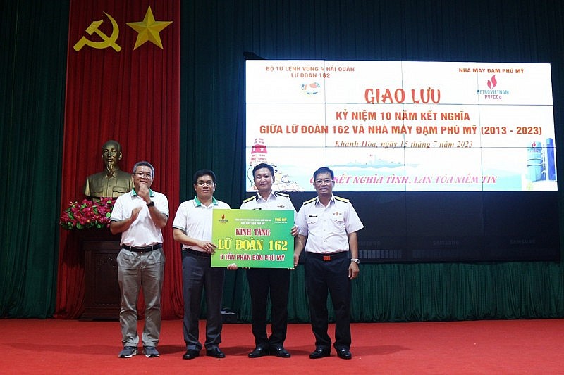 Nhà máy Đạm Phú Mỹ và Lữ đoàn 162: Gắn kết nghĩa tình, lan tỏa niềm tin