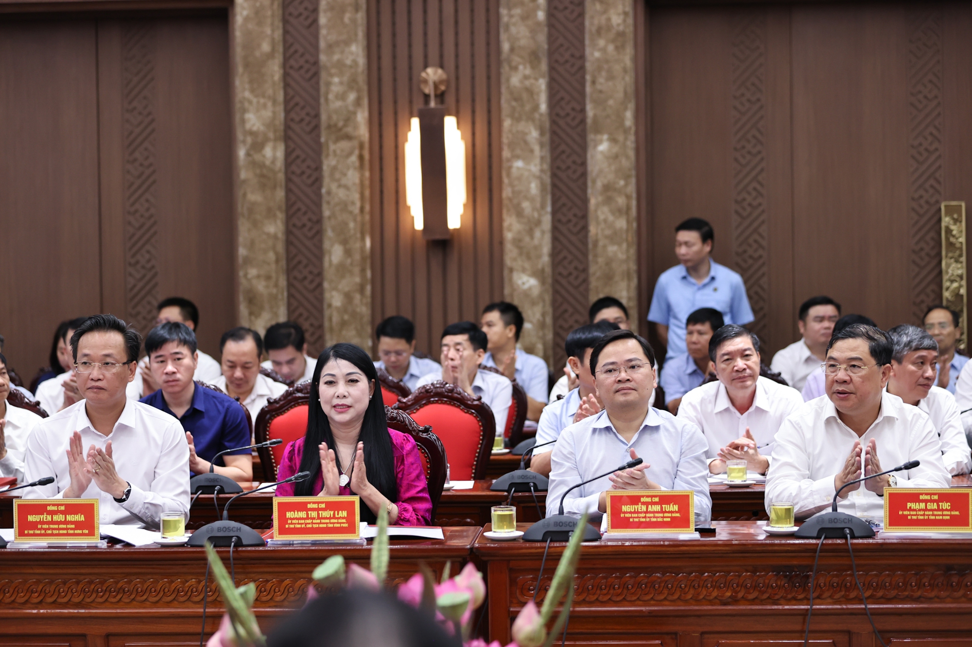 Thủ tướng chủ trì Hội nghị Hội đồng điều phối vùng đồng bằng sông Hồng - Ảnh 2. Thủ tướng chủ trì Hội nghị Hội đồng điều phối vùng đồng bằng sông Hồng - Ảnh 2.