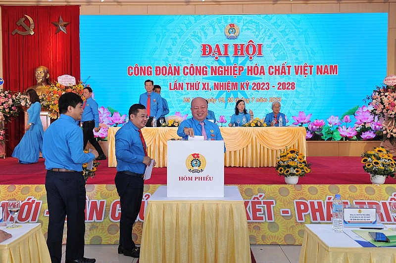 Công đoàn Công nghiệp Hóa chất Việt Nam tổ chức thành công Đại hội lần thứ XI Công đoàn Công nghiệp Hóa chất Việt Nam tổ chức thành công Đại hội lần thứ XI