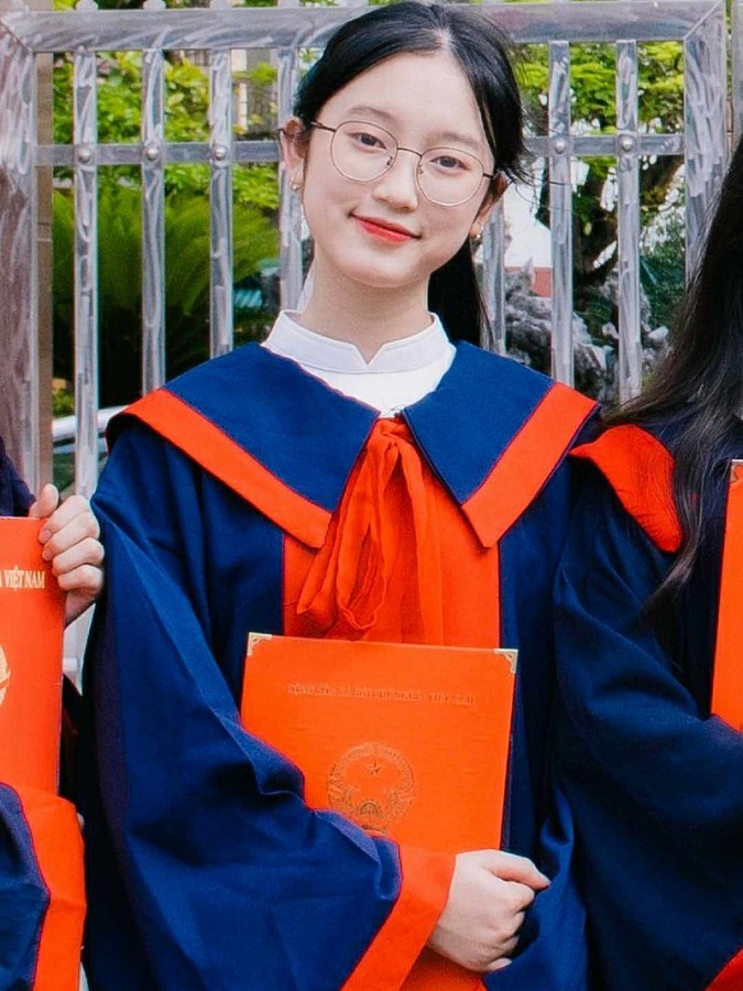 Vũ Thị Vân Anh - Thủ khoa Tốt nghiệp THPT 2023.jpg Vũ Thị Vân Anh - Thủ khoa Tốt nghiệp THPT 2023.jpg