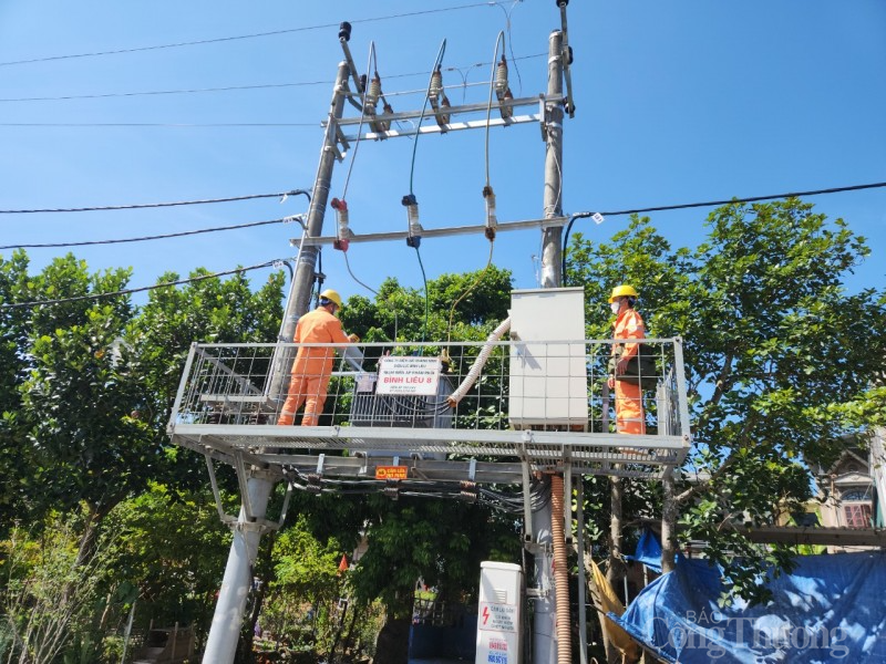 Khách hàng đồng hành cùng PC Quảng Ninh trong việc thực hành tiết kiệm điện