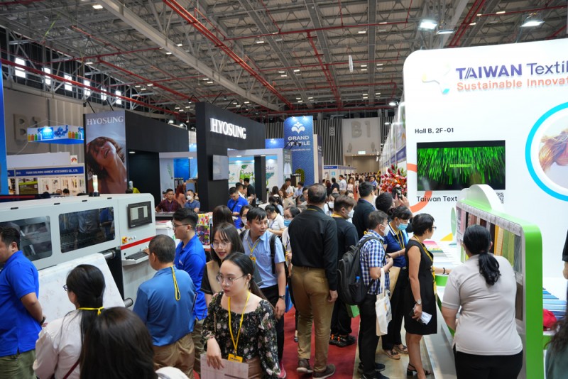 Triển lãm SAIGONFABRIC Summer 2023: Bắt kịp xu hướng sôi động ngành dệt may nửa cuối 2023 Triển lãm SAIGONFABRIC Summer 2023: Bắt kịp xu hướng sôi động ngành dệt may nửa cuối 2023