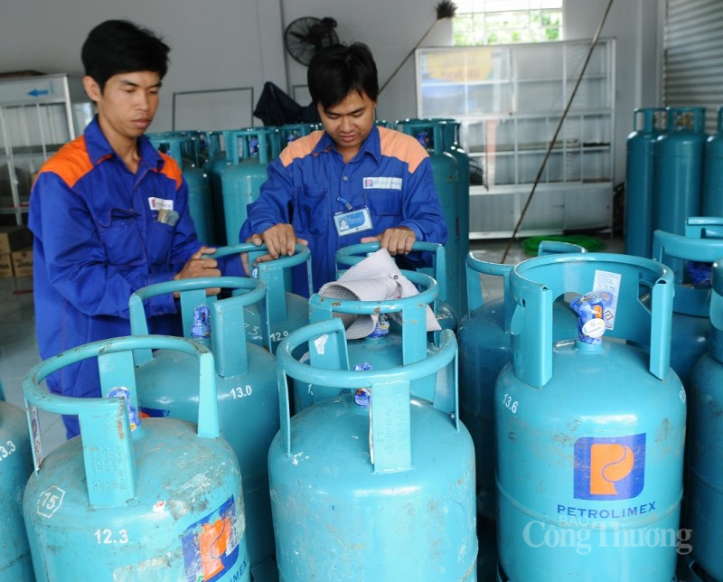 từ đầu năm đến nay, giá gas trong nước (Ảnh: Cấn Dũng) từ đầu năm đến nay, giá gas trong nước (Ảnh: Cấn Dũng)