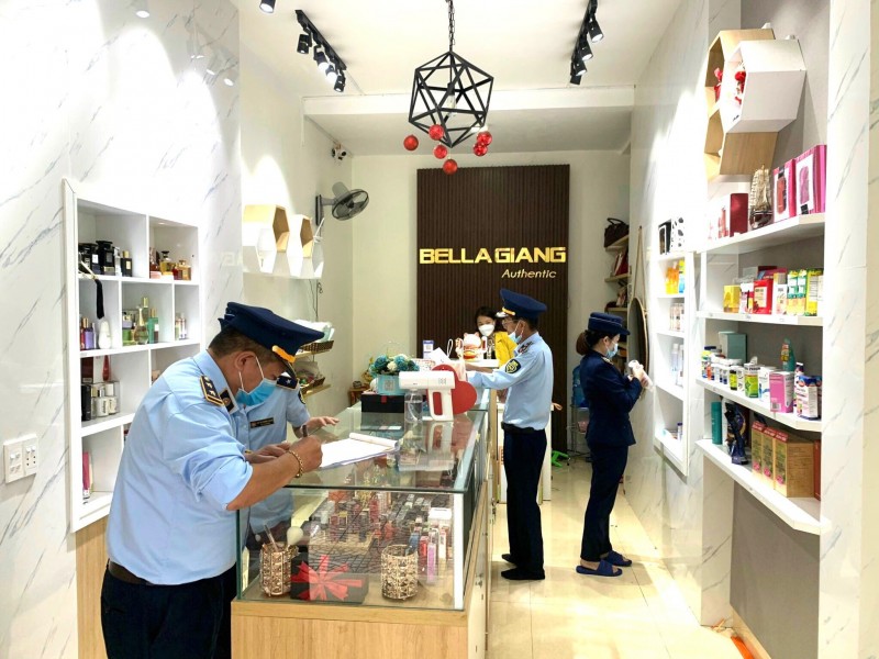 undefined Cục QLTT Quảng Bình: Nhiều nhóm hành vi vi phạm vẫn tồn tại khổ biến