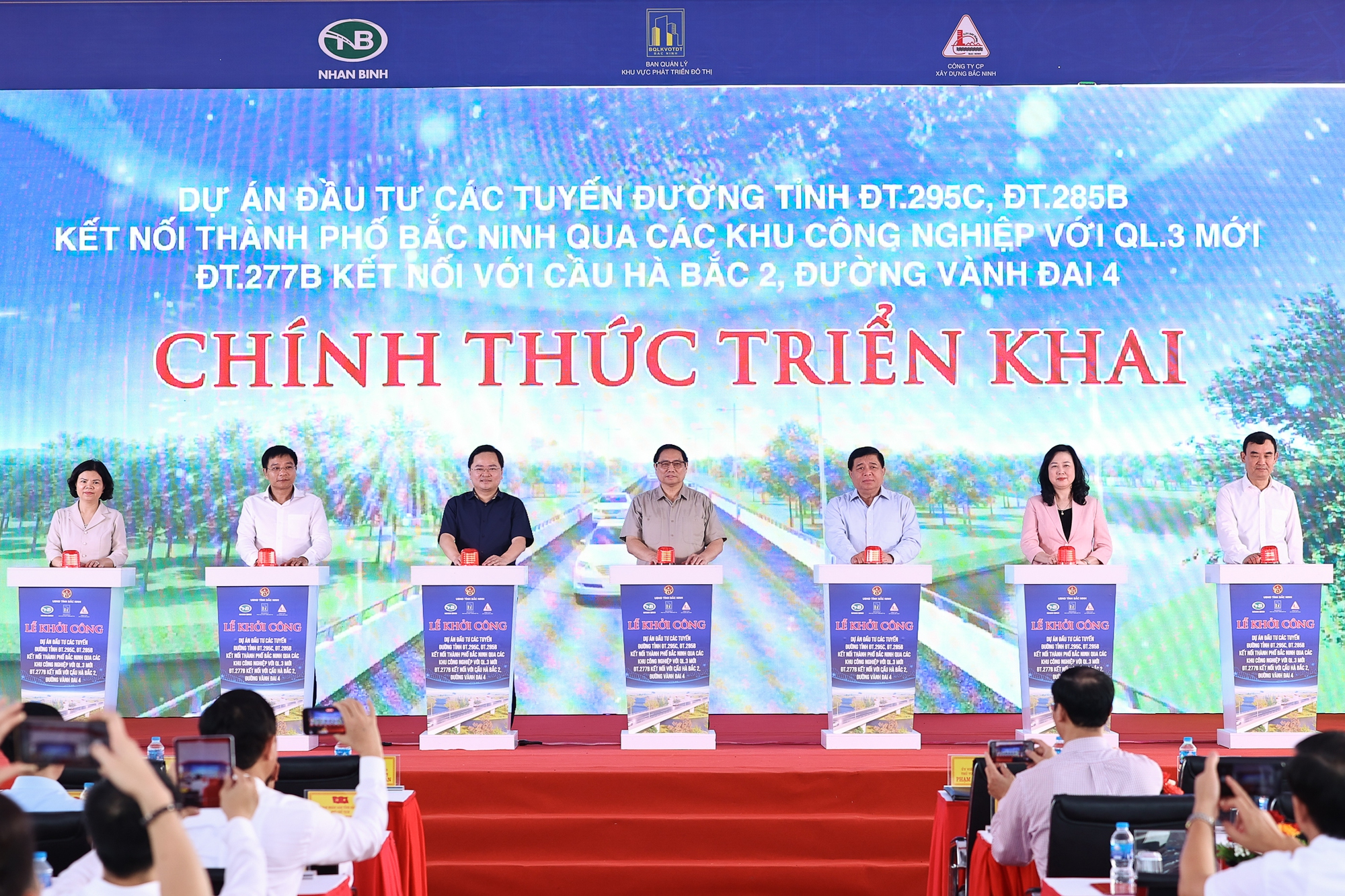 Thủ tướng dự lễ khởi công 3 tuyến đường có ý nghĩa lớn với Bắc Ninh và Hà Nội - Ảnh 1. Thủ tướng dự lễ khởi công 3 tuyến đường có ý nghĩa lớn với Bắc Ninh và Hà Nội - Ảnh 1.