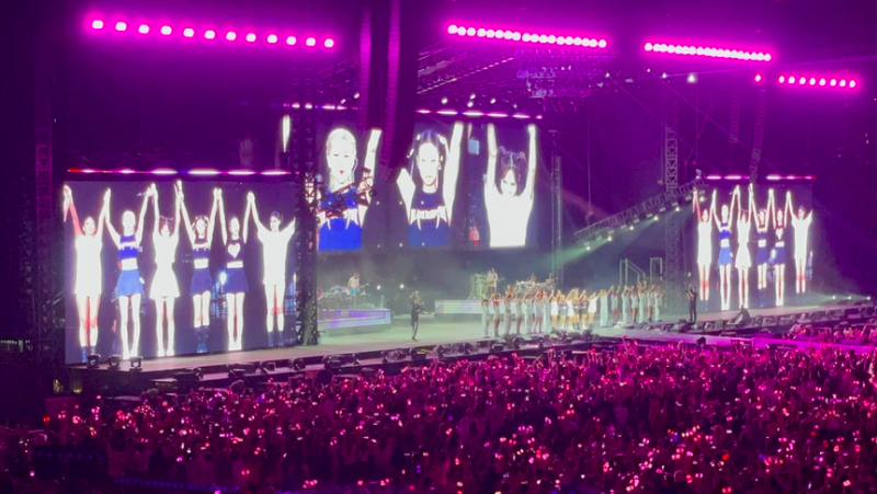 Khán giả đổ xô săn lùng vé concert BlackPink đêm thứ 2: Cẩn thận với vé giả, vé giá rẻ Khán giả đổ xô săn lùng vé concert BlackPink đêm thứ 2: Cẩn thận với vé giả, vé giá rẻ