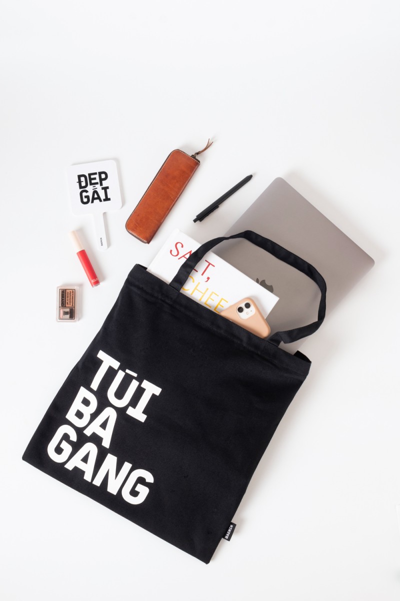 Đối với các sản phẩm khác hiện đang có tại BAEMIN Studio, đội ngũ sáng tạo của BAEMIN sử dụng những câu chữ ngắn gọn, thân thuộc, nhưng không kém phần hài hước, tinh nghịch để thể hiện đặc tính từng món đồ. Đối với các sản phẩm khác hiện đang có tại BAEMIN Studio, đội ngũ sáng tạo của BAEMIN sử dụng những câu chữ ngắn gọn, thân thuộc, nhưng không kém phần hài hước, tinh nghịch để thể hiện đặc tính từng món đồ.