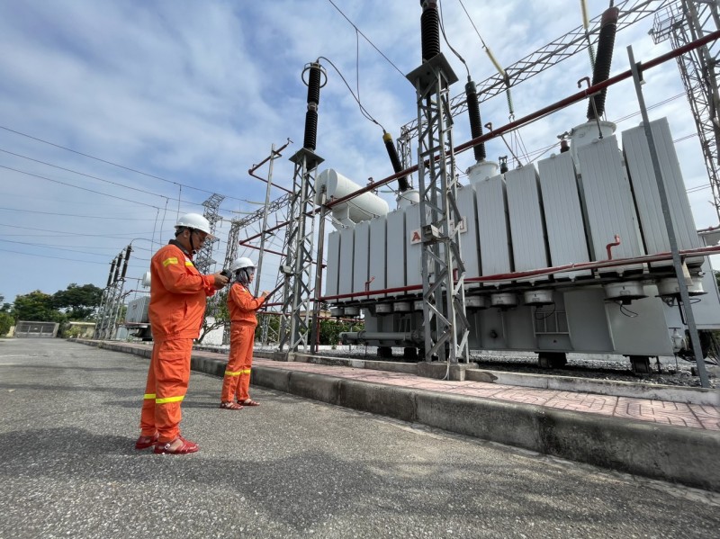 Nắng nóng, nhu cầu tiêu thụ điện ở Miền Bắc tăng cao kỷ lục Nắng nóng, nhu cầu tiêu thụ điện ở Miền Bắc tăng cao kỷ lục