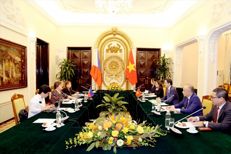 Việt Nam - Philippines tổ chức kỳ họp Tham khảo chính trị lần đầu tiên giữa Bộ Ngoại giao 2 nước ngày 1.8 Việt Nam - Philippines tổ chức kỳ họp Tham khảo chính trị lần đầu tiên giữa Bộ Ngoại giao 2 nước ngày 1.8