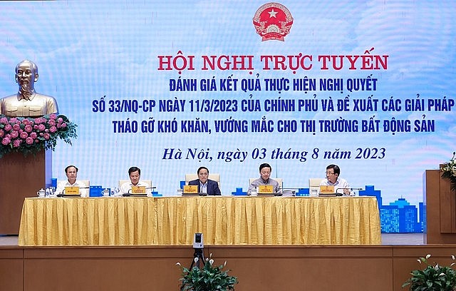 Thủ tướng chủ trì hội nghị tháo gỡ khó khăn cho thị trường bất động sản