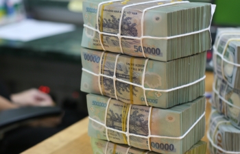 Ngân hàng đồng loạt giảm lãi suất, doanh nghiệp nói gì?