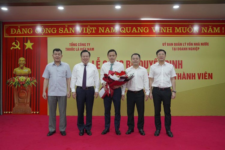 Ông Hồ Lê Nghĩa được bổ nhiệm lại làm Chủ tịch Hội đồng thành viên Vinataba Ông Hồ Lê Nghĩa được bổ nhiệm lại làm Chủ tịch Hội đồng thành viên Vinataba