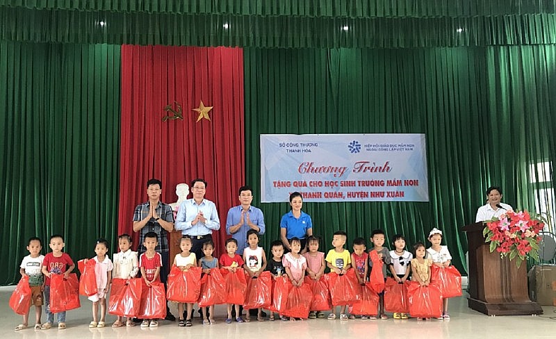 Sở Công Thương Thanh Hóa đỡ đầu, hỗ trợ xã đặc biệt khó khăn của huyện Như Xuân Sở Công Thương Thanh Hóa đỡ đầu, hỗ trợ xã đặc biệt khó khăn của huyện Như Xuân