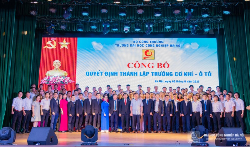 Thành lập Trường Cơ khí - Ô tô thuộc Trường Đại học Công nghiệp Hà Nội Thành lập Trường Cơ khí - Ô tô thuộc Trường Đại học Công nghiệp Hà Nội