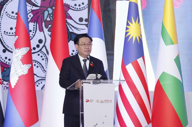 Chủ tịch Quốc hội Vương Đình Huệ phát biểu tại phiên họp Đại hội đồng AIPA-44 Chủ tịch Quốc hội Vương Đình Huệ phát biểu tại phiên họp Đại hội đồng AIPA-44