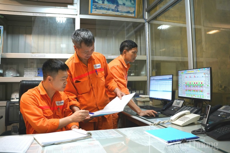 Bộ Công Thương: Đảm bảo nguồn điện những tháng cuối năm 2023 Bộ Công Thương: Đảm bảo nguồn điện những tháng cuối năm 2023