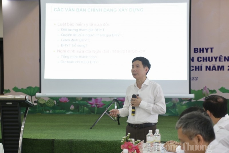 nghe các báo cáo viên trình bày 4 chuyên đề về chính sách bảo hiểm xã hội, bảo hiểm y tế, bảo hiểm thất nghiệp. nghe các báo cáo viên trình bày 4 chuyên đề về chính sách bảo hiểm xã hội, bảo hiểm y tế, bảo hiểm thất nghiệp.