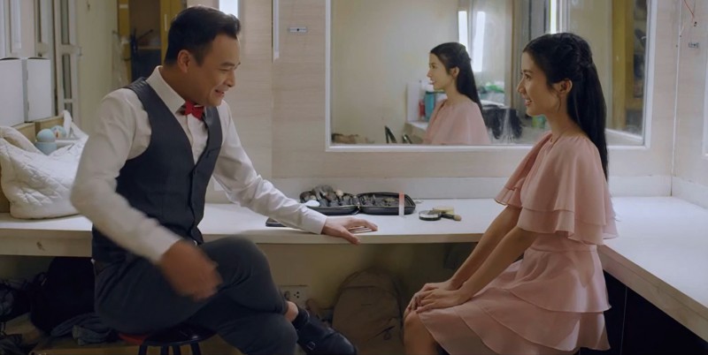 Phim Món quà của cha tập 10: Bà Thủy hổ thẹn khi ông thông gia kể nghề “đóng quan tài” Phim Món quà của cha tập 10: Bà Thủy hổ thẹn khi ông thông gia kể nghề “đóng quan tài”