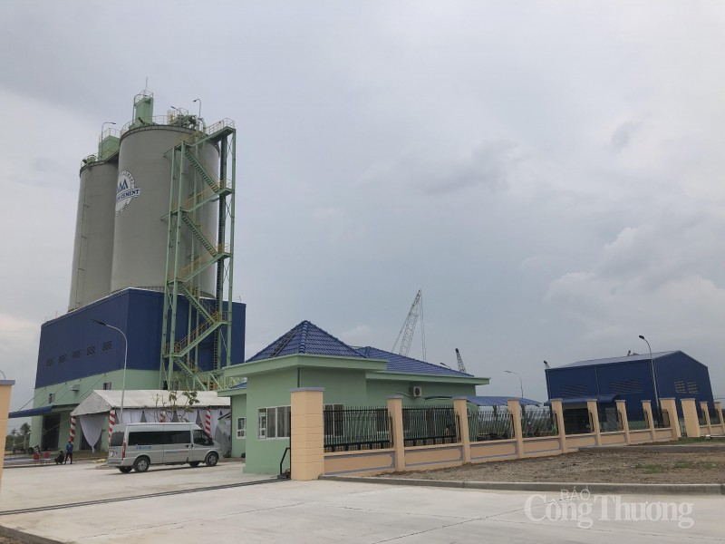 Chế tạo thành công trạm xuất xi măng rời 300 tấn/giờ Chế tạo thành công trạm xuất xi măng rời 300 tấn/giờ