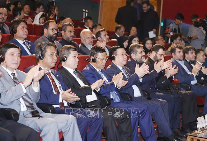 Chủ tịch Quốc hội Vương Đình Huệ dự khai mạc Tuần lễ văn hoá Việt Nam tại Iran