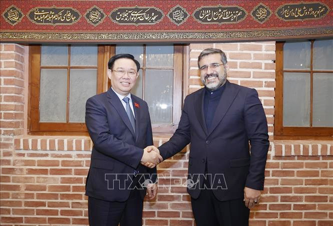 Chủ tịch Quốc hội Vương Đình Huệ dự khai mạc Tuần lễ văn hoá Việt Nam tại Iran