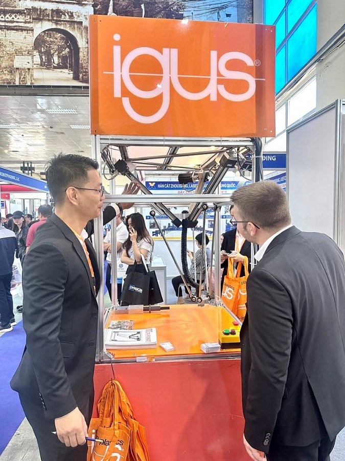 Giải pháp tự động hóa của igus® gây ấn tượng lớn tại triển lãm VME