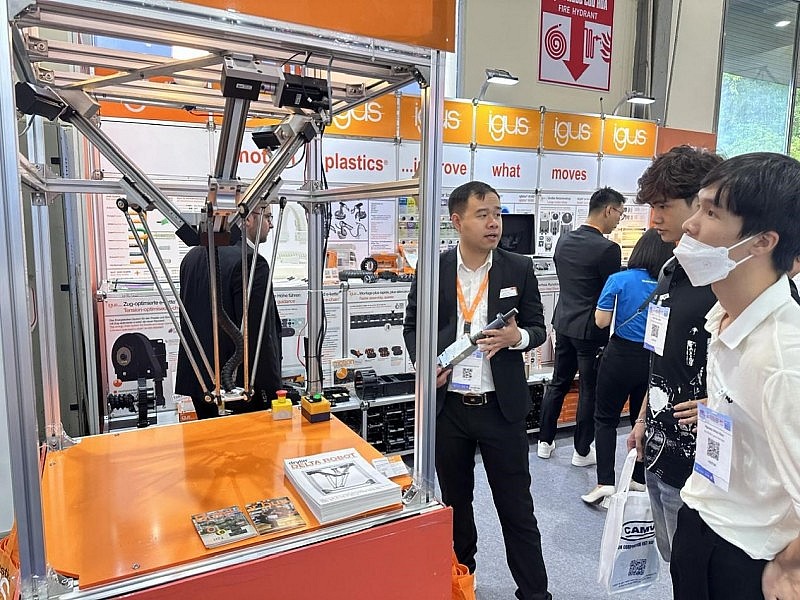 Giải pháp tự động hóa của igus® gây ấn tượng lớn tại triển lãm VME