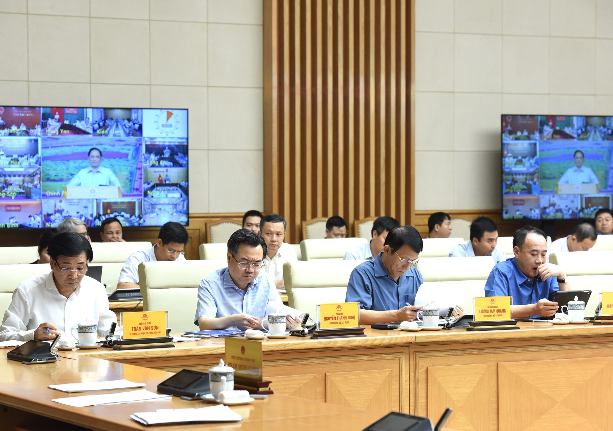 Thủ tướng: Thần tốc hơn nữa trong triển khai các công trình, dự án trọng điểm ngành GTVT - Ảnh 4. Thủ tướng: Thần tốc hơn nữa trong triển khai các công trình, dự án trọng điểm ngành GTVT - Ảnh 4.