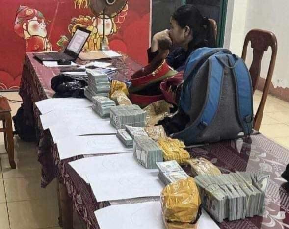 Quảng Trị: Bắt giữ nữ hành khách vận chuyển lượng lớn ngoại tệ Quảng Trị: Bắt giữ nữ hành khách vận chuyển lượng lớn ngoại tệ